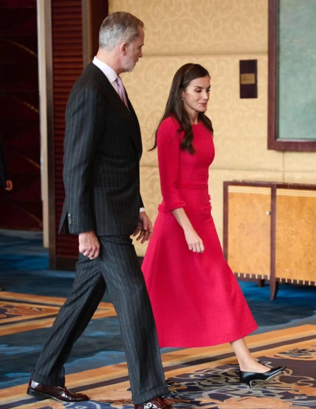 被西班牙王后惊艳了！4天6套Look，从成都美到北京