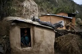 尼泊尔的月经羞辱：在这个国家，女人每个月都要被放逐一次图片