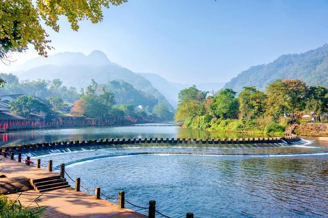 别再挤大理了！国内这4个小众古镇，人少景美不花钱，周末直接冲