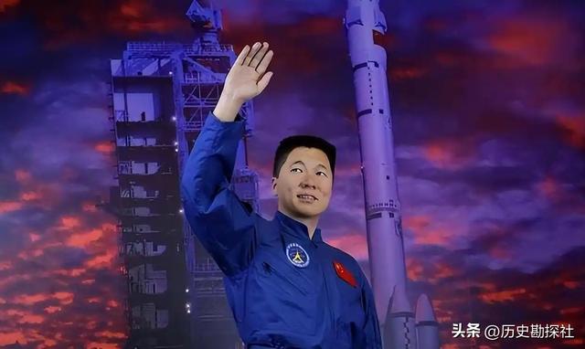 我国首位航天员杨利伟，被授予少将军衔，退休后能享受什么待遇？