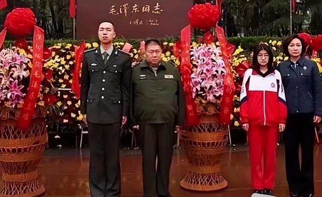 主席唯一曾孙子毛东东，今年22岁身高1米87，出生日期很有寓意！