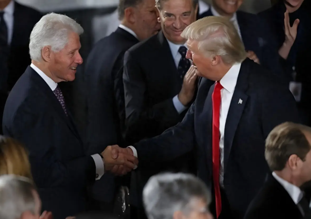 被逼到墙角后，克林顿宣战	，宁可身败名裂，也要让特朗普“陪葬”