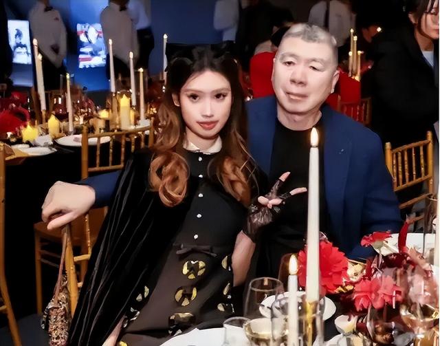 徐帆回应离婚五个月后，冯小刚再惹争议，养女徐朵竟成了导火索