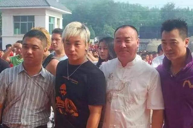 拔萝卜带泥！释永信被抓六天后，释小龙父亲出事，过往黑史全被扒