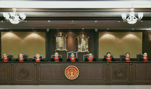 全剧终已至，赶在佩通坦返岗前，洪森深夜发文，一句话侮辱性极强