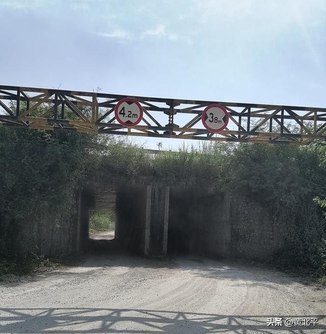 广西南宁市马山县与武鸣区交界有个百勒关，古代是杀戮盛行的地方
