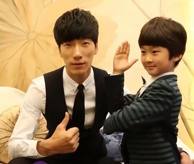 张亮儿子不服管，曝天天在国外搞大女同学肚子，女方父母正闹着！