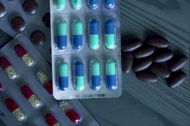 两种感冒药混吃，毒性好似砒霜！医生苦劝：这些药都别再混着吃了图片