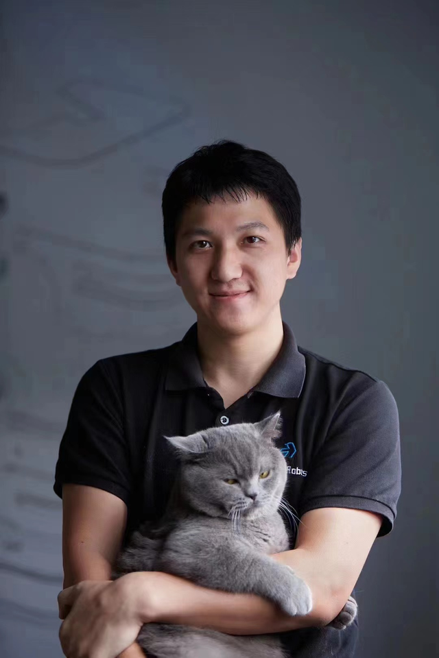 90后寒门CEO，帮了雷军一个大忙