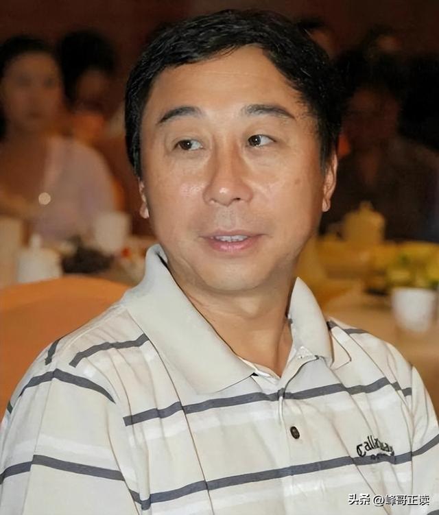 冯巩：与姐姐在大哥家过中秋节，父母不在了，兄弟姐妹感情依旧