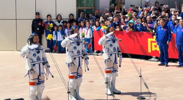 封神！“神舟21”3.5小时直达太空、400公里对接精准到毫米