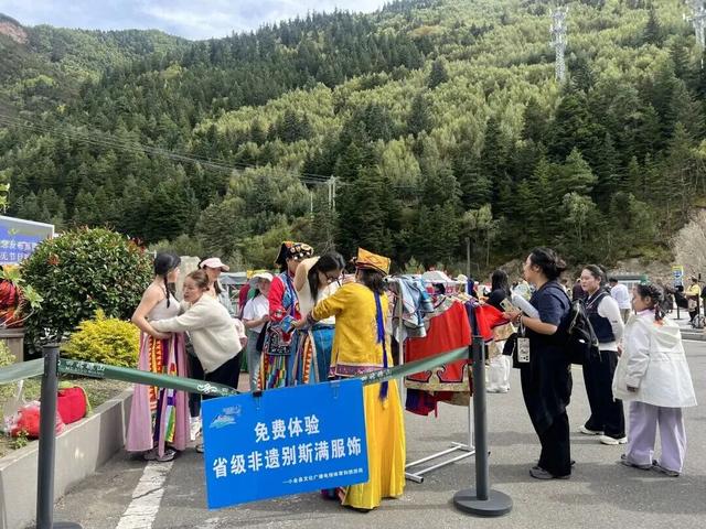 大美阿坝揽金秋 流量口碑双丰收