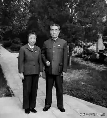 晚年邓颖超透露：恩来在上海有另外一任“妻子”，俩人相处很默契