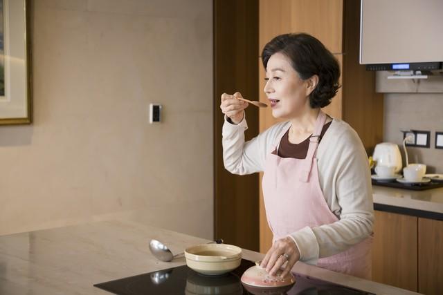 人生最亲不是子女，也不是老伴，而是这个人。看了就明白了。