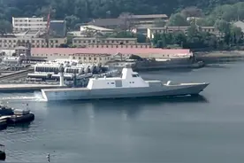 055驱逐舰服役仅4年就过气？下一代驱逐舰正在测试，实现全向隐身图片