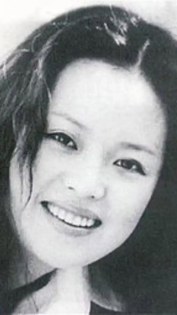 春晚爆红后，她洗完澡从23楼一跃而下，临终时最后喊了声“妈妈”