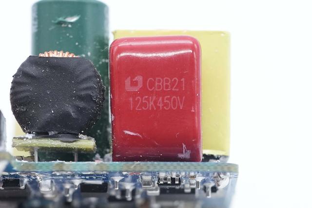 小米120W澎湃秒充+100W PD快充，酷态科10号超级电能充mini拆解