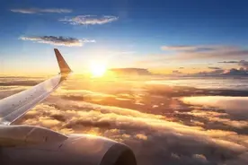 不少航班被大西洋强风吹得超音速“狂飙”，有飞机提前45分钟降落，乘客切身体会“一路顺风”图片