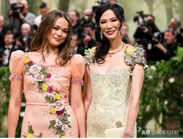 睡完首富睡总统！从厂妹到顶级名媛，捞金268亿的她，凭啥？