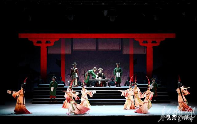 临漳：邀八方游客 观铜雀风华