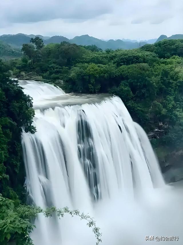 花260游黄果树瀑布太憋屈？捆绑收费、堵到窒息、退票无门