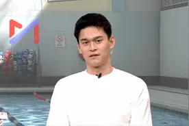 孙杨回应纪录被芬克打破，称破纪录要趁早，谈潘展乐：从他身上看到了自己的影子，希望他保护好身体的健康图片