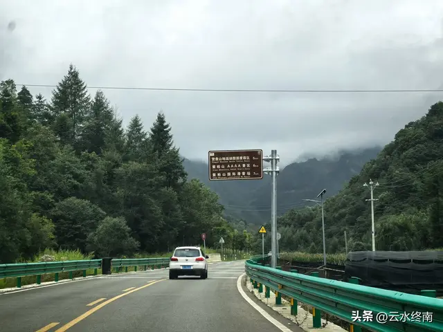 情人谷牛奶湖高山草甸：蜀道中“秦岭秘境”变成了一路的网红景点