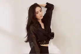 杨幂蕾丝内衣写真，妩媚迷人图片