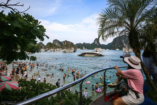 越南下龙湾，风景秀丽