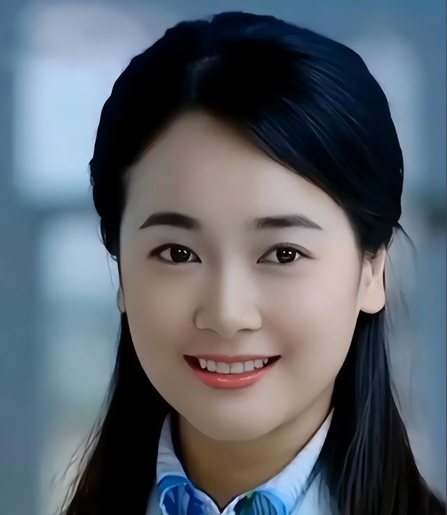 内地第一尤物左小青：戏里宽衣解带令人沉醉，如今48岁依旧迷人