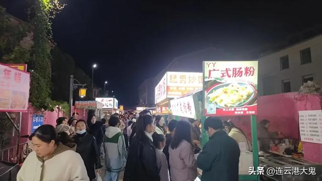 赣榆二道街人气依然火爆特别周末，下一步该思考如何提升文化内涵