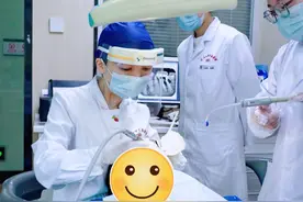 9岁男童打闹中磕断门牙，妈妈“教科书式”现场处理后成功“粘回”图片