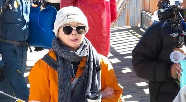 钱再多有什么用，64岁身价千万的蔡明	，还是要为39岁儿子操碎了心