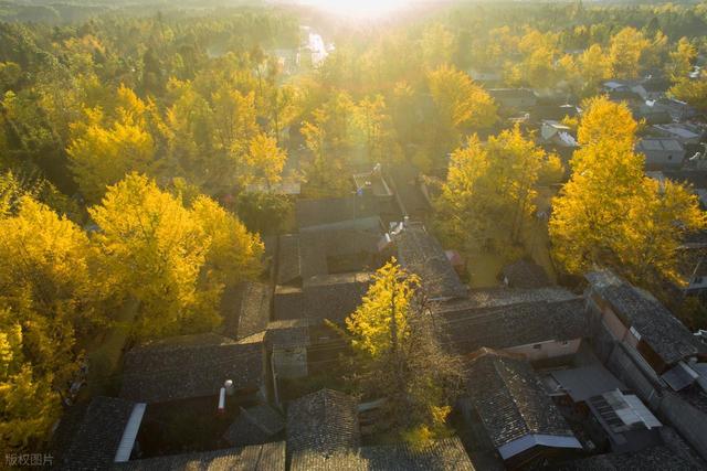 11月-12月适合去的8个古村镇，秋色浓烈，赏秋好时候