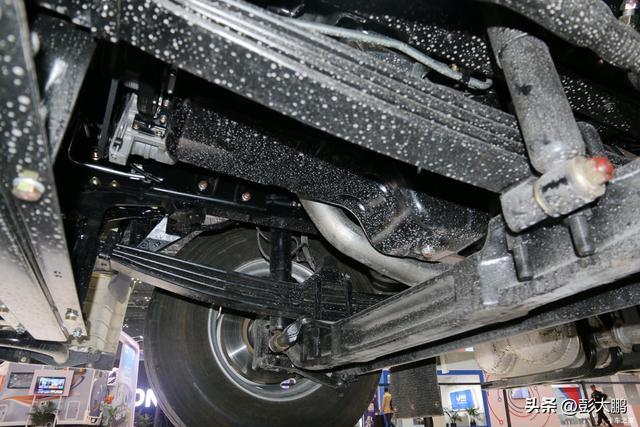 庆铃FVR货车，货箱长度8.6米，最高时速105公里/小时