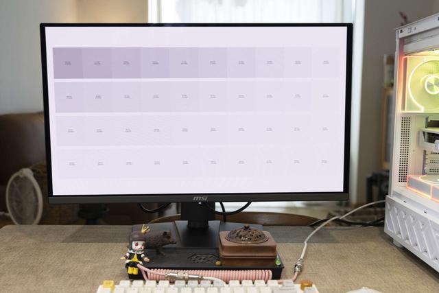 游戏玩家的顶级享受，微星电竞显示器MAG 272UP QD-OLED X24流光