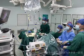 山医大一院运用肌腱修复生物补片成功治疗不可修复巨大肩袖撕裂图片