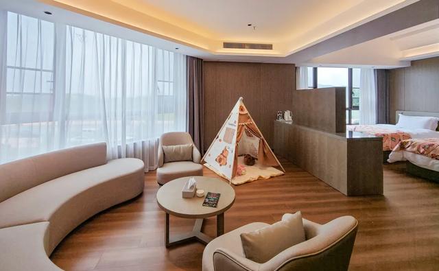 【萌狮叫醒服务】上线!快来给“最萌查房官”取个神仙名字吧!