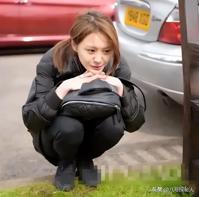 35岁郑爽近照曝光！形象管理失败，彻底成了素人	，在美日子舒坦了