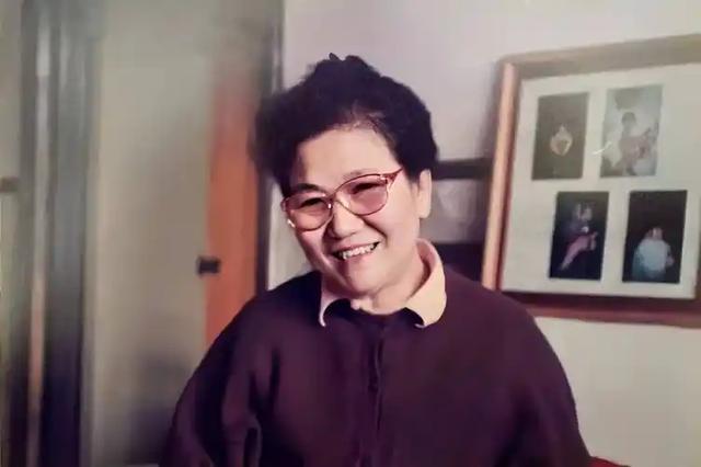 道歉也没用！闫学晶人设彻底崩塌，资产被查	、儿子被卷入教育丑闻