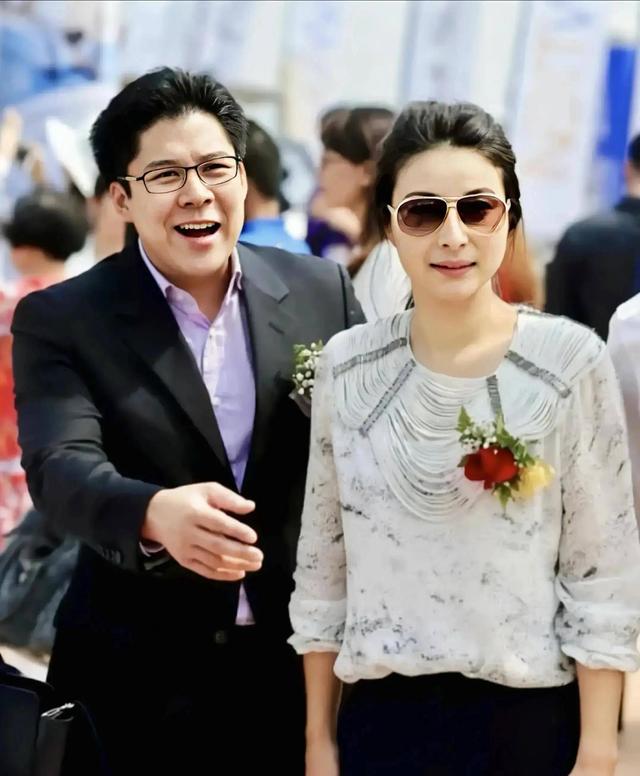 结婚13年，44岁郭晶晶再次迎来喜讯，官媒发文，终于等到这一天