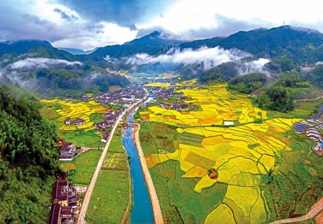震撼！720°云端漫游龙岩世界地质公园