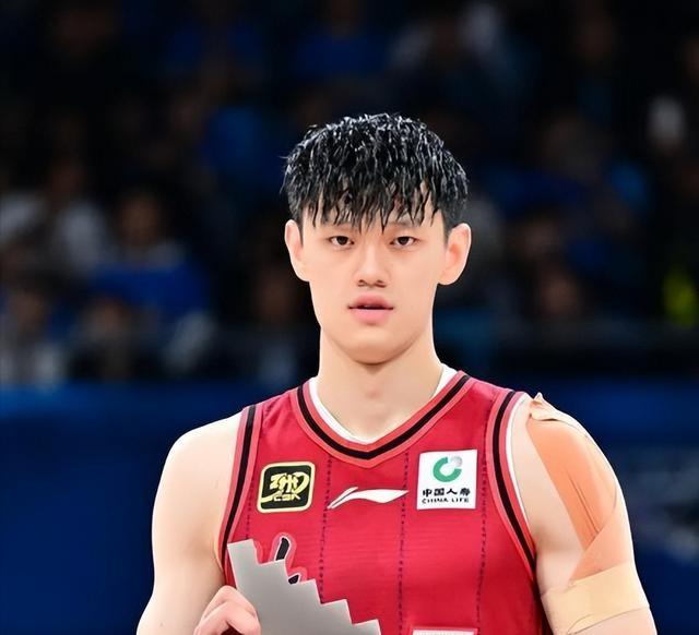 恭喜！22岁曾凡博签约达成，拒绝海外合同重返首钢，奥莫特被裁！