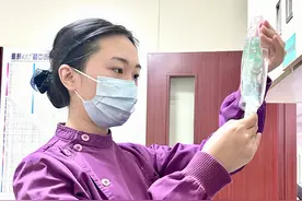 武汉护士万米高空中出手，合肥旅客接受急救后脱险：“武汉人都很好”图片