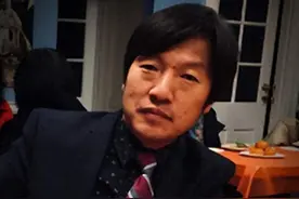 教授徐思远为赴美卖空家产，放言要做101%美国人，现在却哭喊回国图片