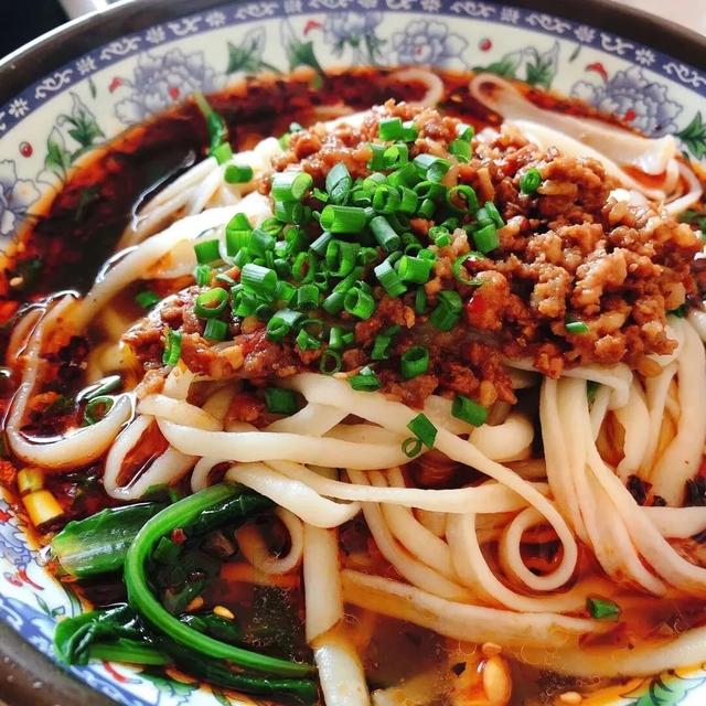 11月的黔江=廊桥音乐节+鸡杂美食狂欢的快乐星球！