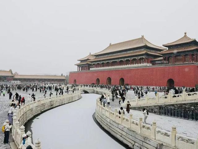 北京已达初雪标准，故宫解锁限定雪景