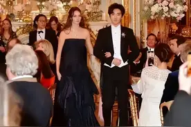 张艺谋18岁女儿将参加巴黎名媛舞会，选二哥做舞伴，陈婷熬出头了图片