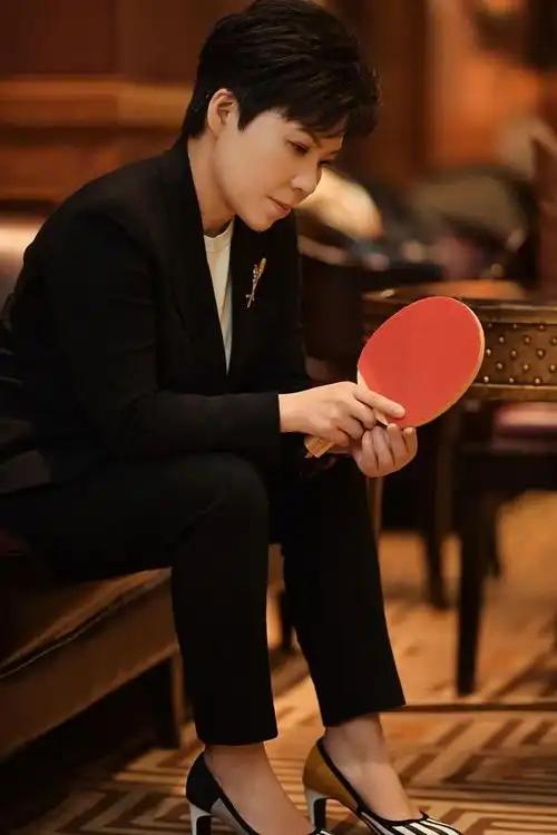 涉贪腐被带走、败光20亿、移民改国籍	，邓亚萍身上的谣言太离谱