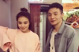 马思纯自曝爸爸曾帮李荣浩家修祖坟，两家都是回民，常聚一起吃饭图片